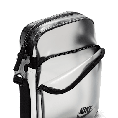 ★Nike★ Heritage Crystal Crossbody Bag 4L Clear Magic Flami Nike Heritage Crystal Crossbody Bag (4L) – Midway Sports